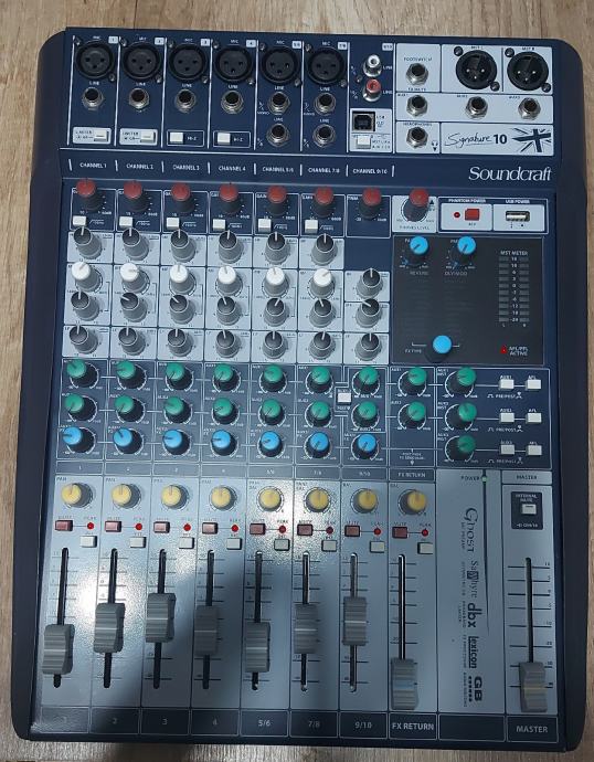 Soundcraft Signiture 10