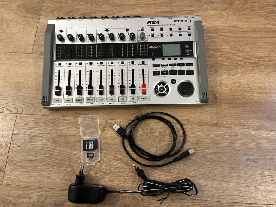 Zoom R24 - SD Recorder, USB Audio Interface, Pad Sampler,DAW Controler