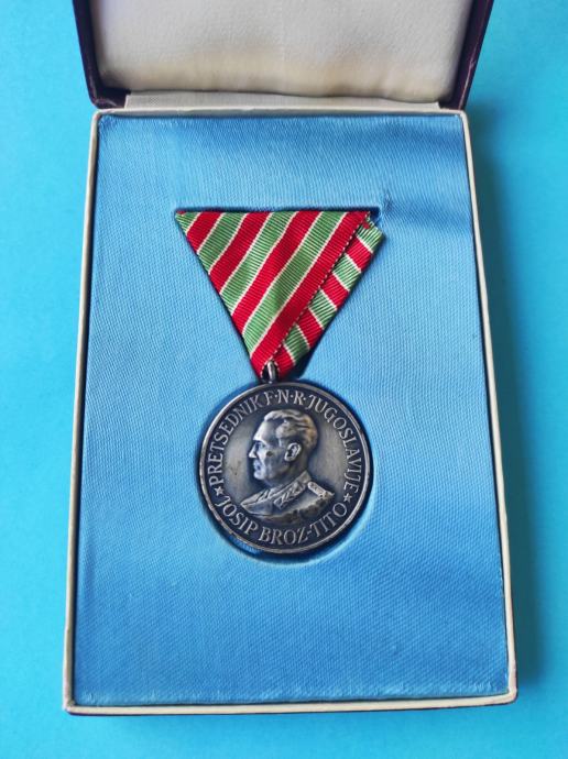 TITO - USPOMENA NA PUT GALEBOM U INDIJU I BURMU 1954 medalja JRM JNA