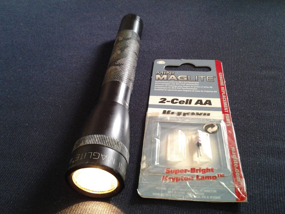 VOJNA LAMPA SVJETILJKA MINI MAGLITE