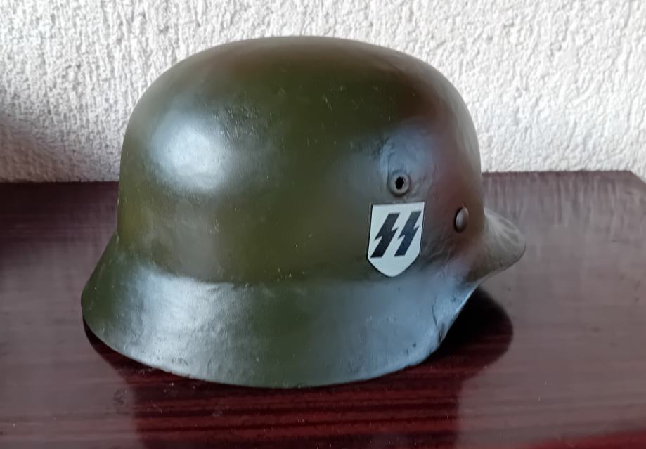 WW2,Njemački šljem M40 sa SS dekalima