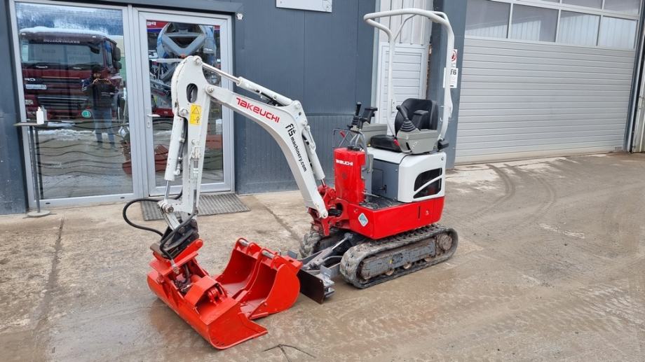 Bager TAKEUCHI TB210R - 3X NOVA KORPA - 2019 GODINA