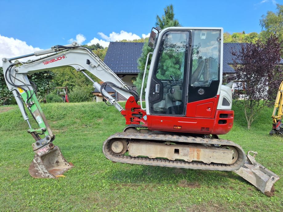 Bager Takeuchi TB260 viličar valjak demper traktorska kosilica 4x4