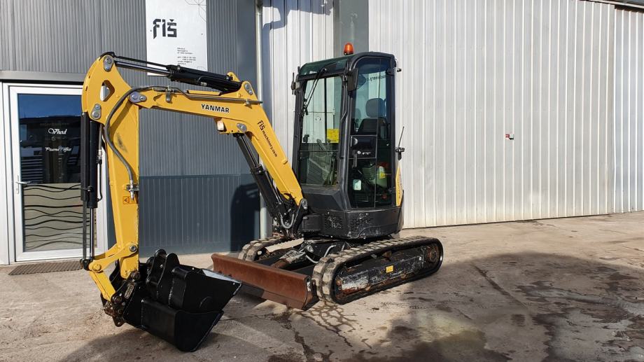 Bager YANMAR VIO25-4