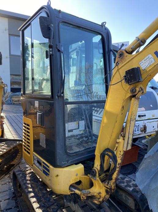 Komatsu Bager PC 16 R- 3HS