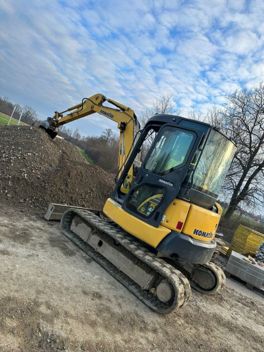 KOMATSU PC45