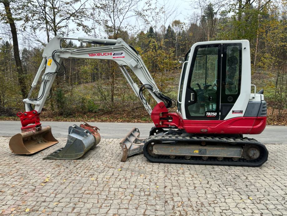 Takeuchi TB 250