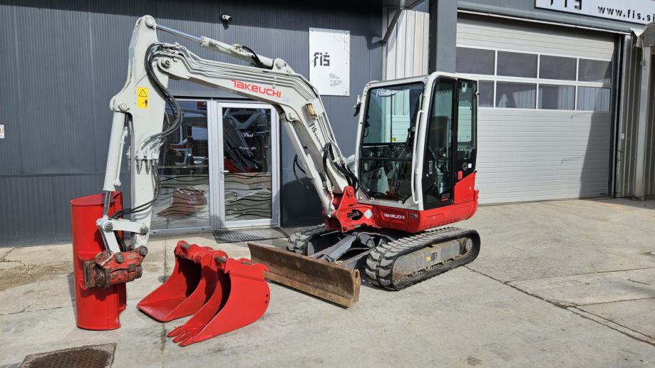 TAKEUCHI TB240 - POWERTILT - 3X KORPA - 2960 SATI