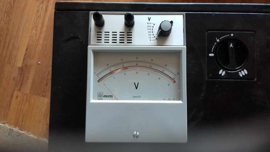 Analogni Voltmetar Iskra BL0125