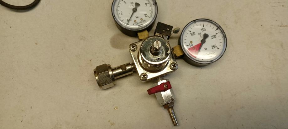 co2 regulator pritiska