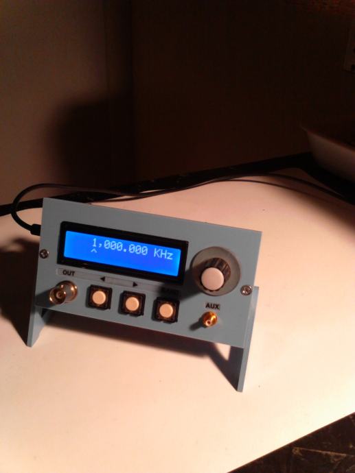 Signal generator/clock generator 1-118 MHz