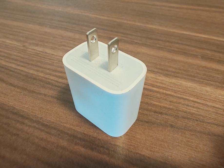 APPLE 20W ADAPTER - za US tip utikača