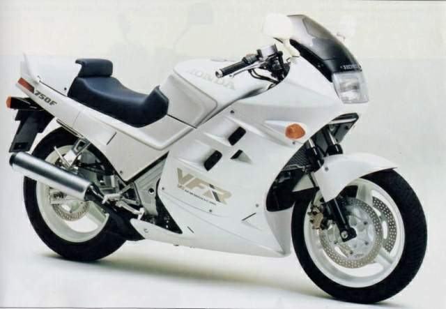 Honda VFR 750 1988 God. Radilica