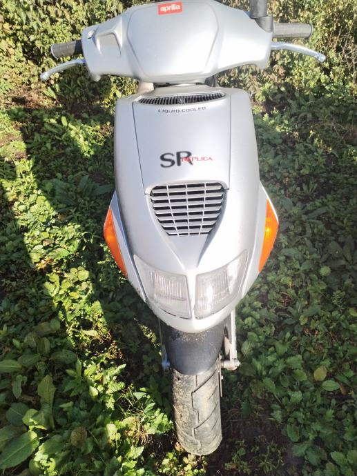 Aprilia sr prednja maska