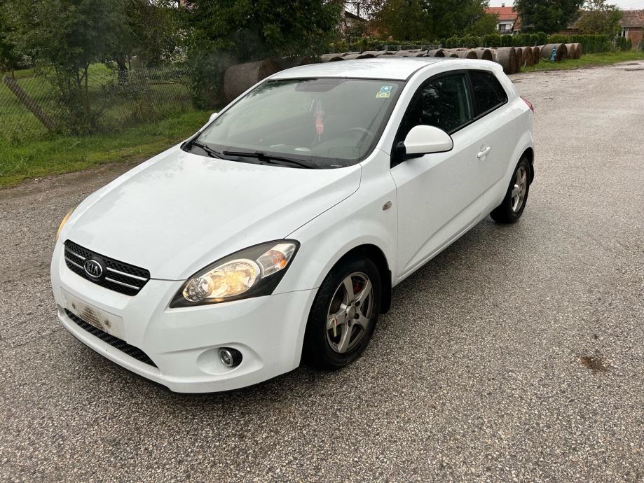 Kia ceed 1.4 benzin 2009