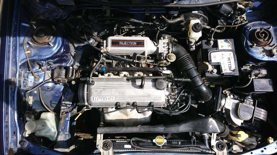 Mazda 323 1.6 odličan motor