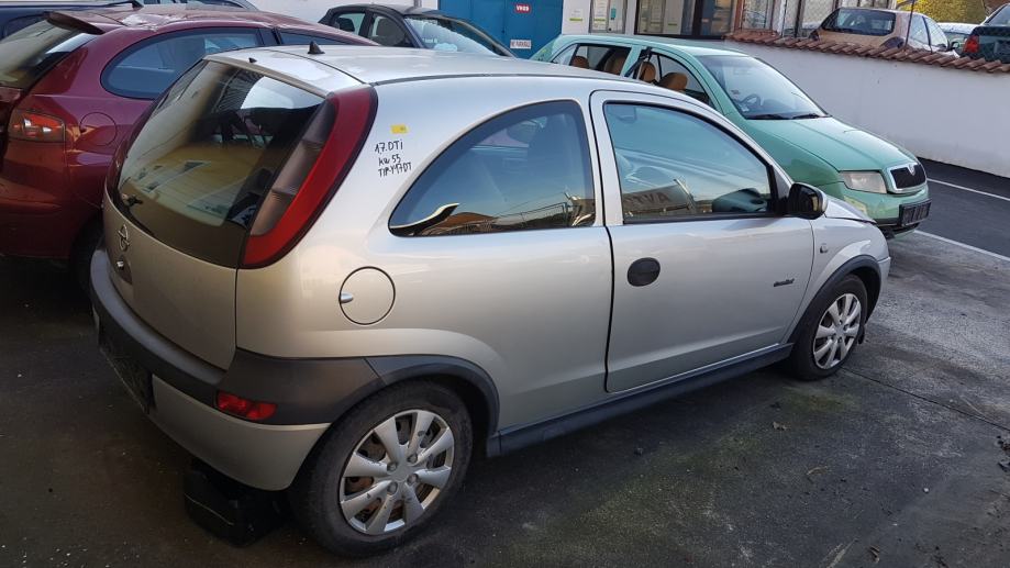 Opel corsa c 2004