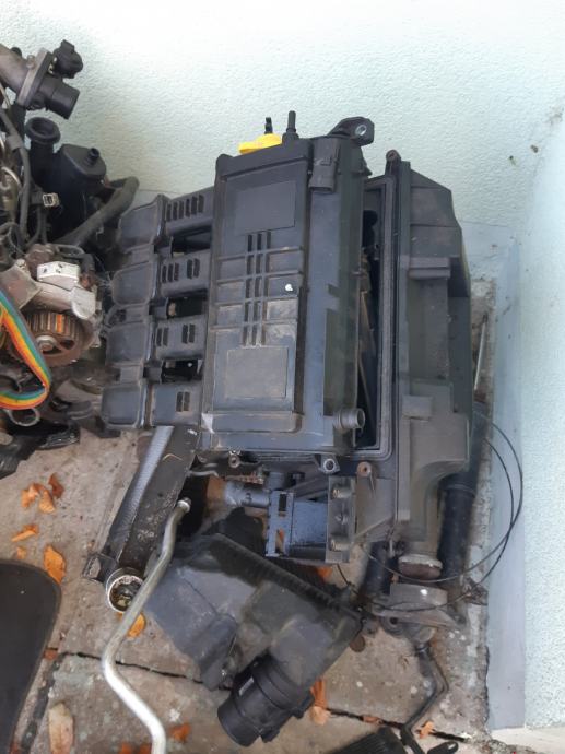 Renault Clio 1,4 - MOTOR u dijelovima