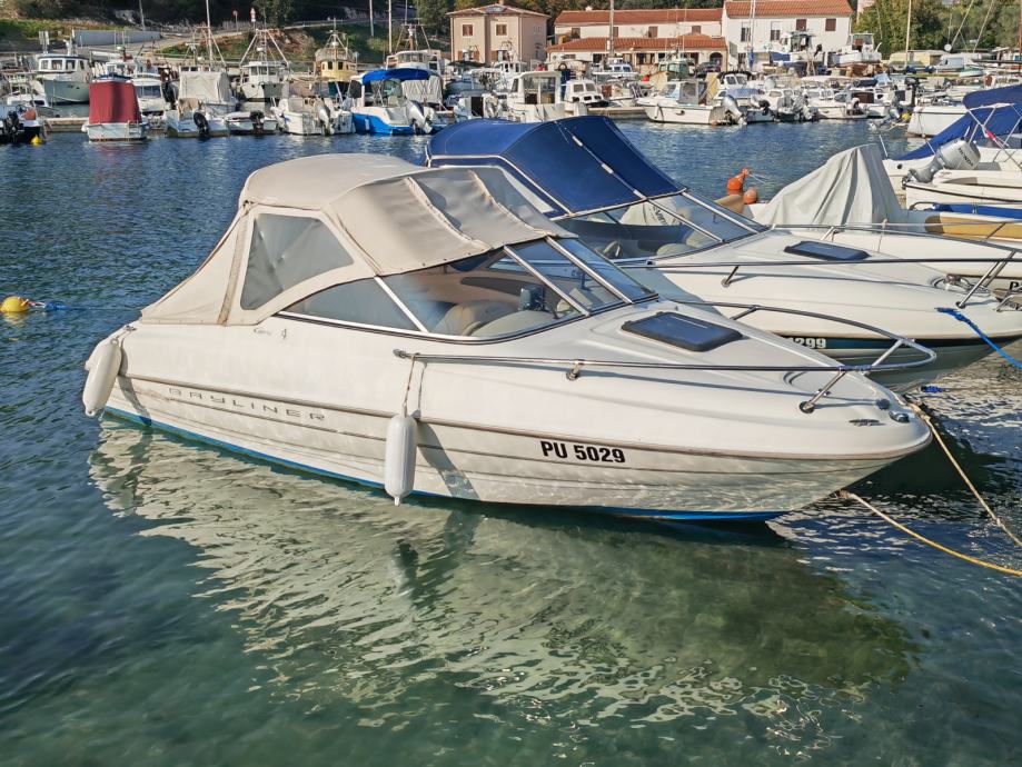 Bayliner Capri 1802, ležaj za 2 osobe, Mercury 90ks + prikolica