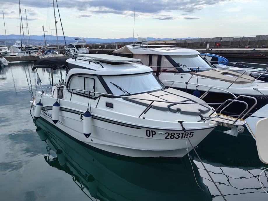 Beneteau Antares 8 FISHING