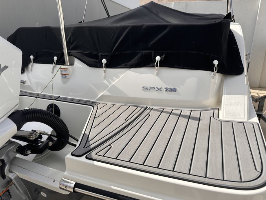 NOVI SEA RAY SPX 230 OB