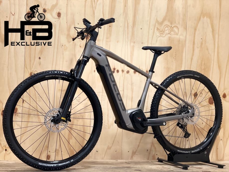 Focus Jarifa² 6.8 Nine Gry 29 inčni E-brdski bicikl Shimano Deore 2023