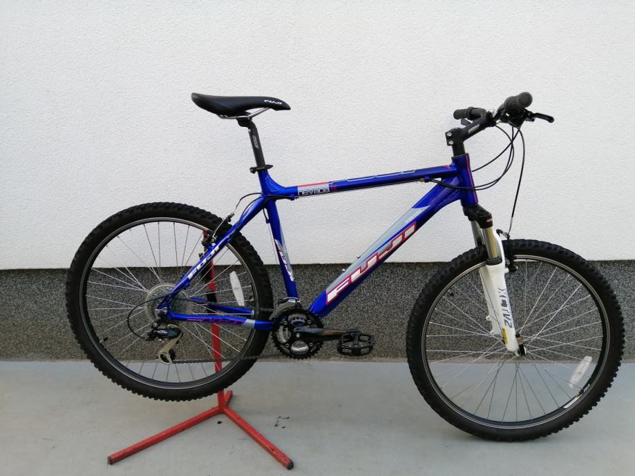 Fuji nevada best sale 2.0 mountain bike