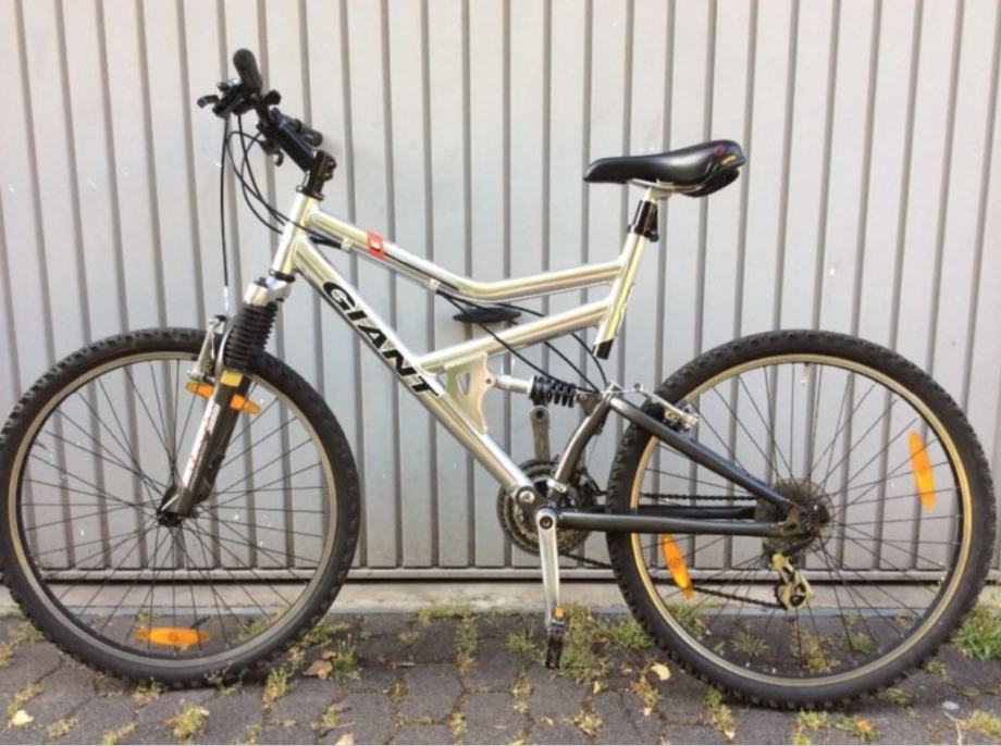 GIANT  Boulder DS Full Suspension - Aluminij