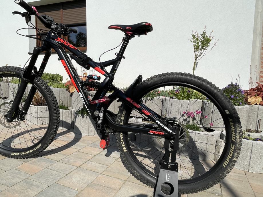 GT Sanction Comp Enduro bike