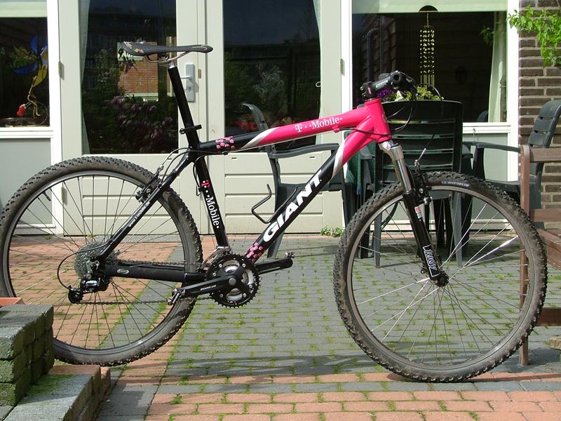 giant t mobile road bike