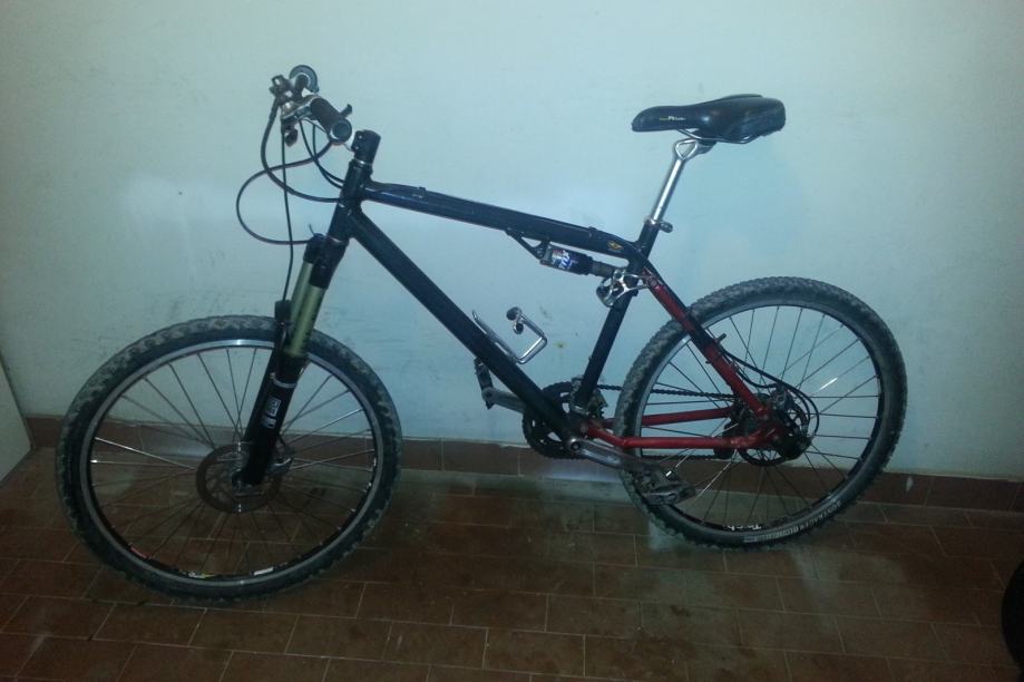 Rocky Mountain Element full suspension MTB