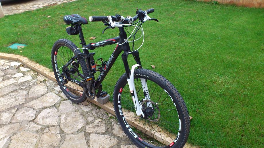 UNIVEGA SL1 FULL SUSPENSION BICIKL STAR 2 GODINE