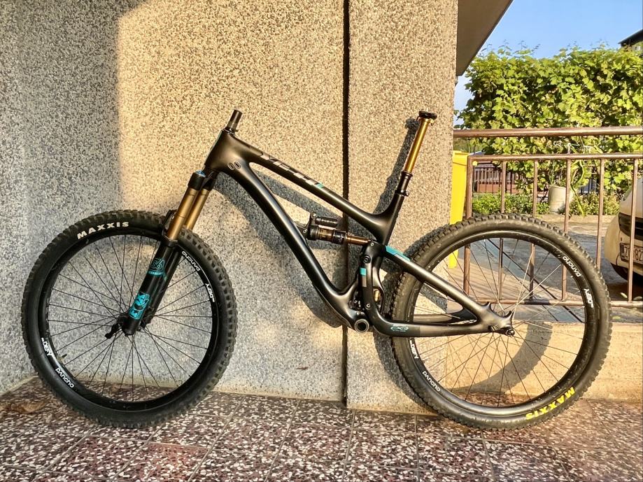 Yeti SB6 Turq, Fox Factory, Pancho Wheels Carbon...