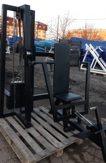 GYM 80 CHEST PRESS 550€