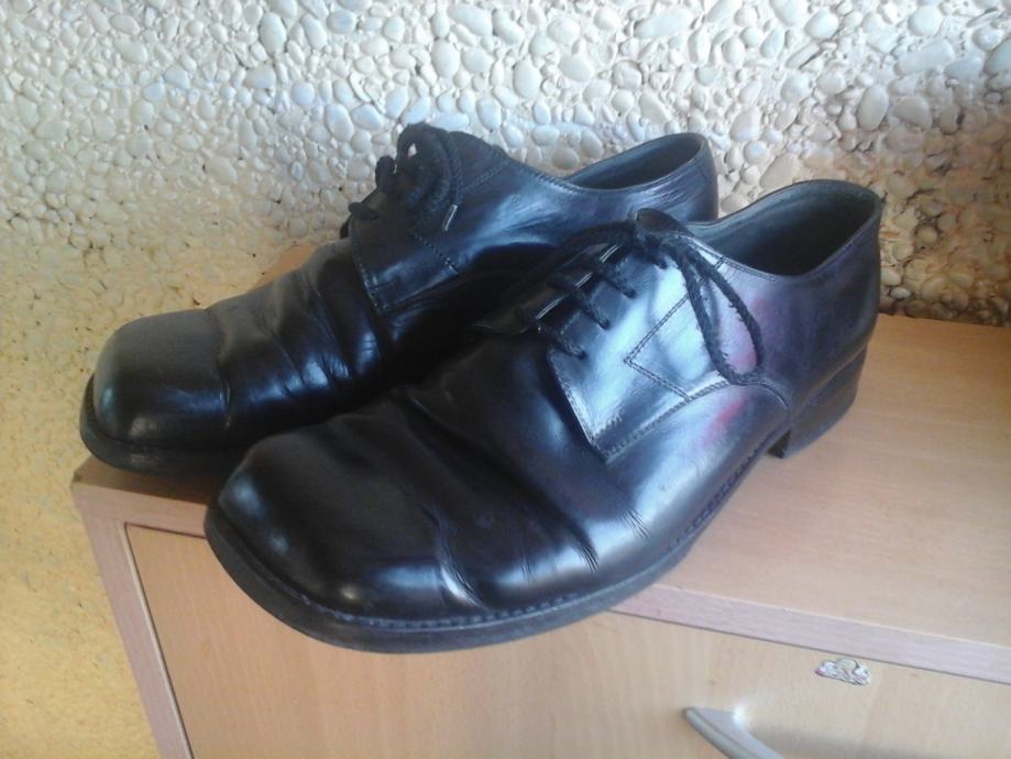 Bata br.45 kožne kvalitetne udobne cipele