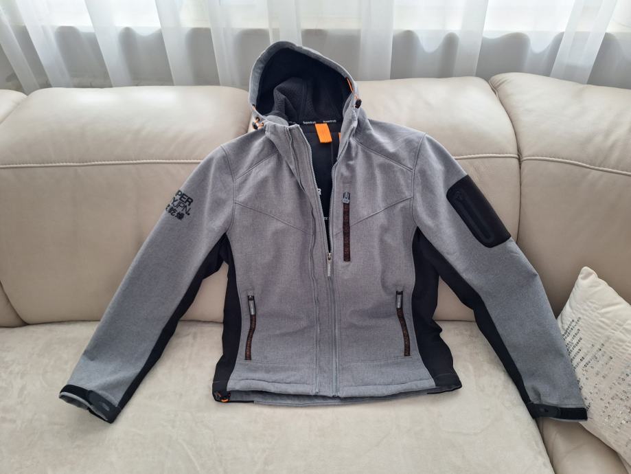 Superdry jakna soft shell vel M