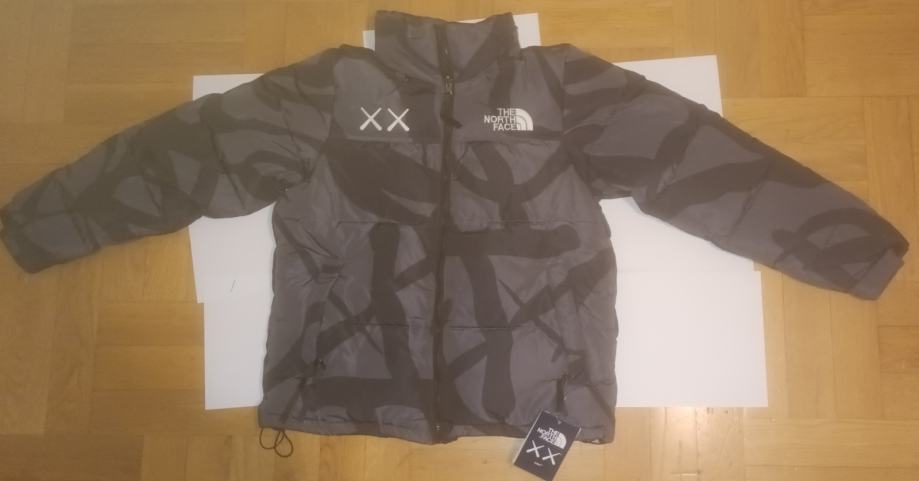 The North Face x Kaws jakna