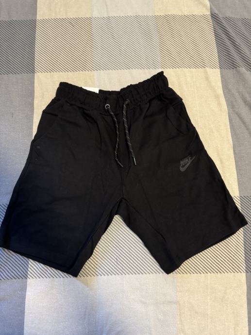 Nike tech fleece kratke hlace S