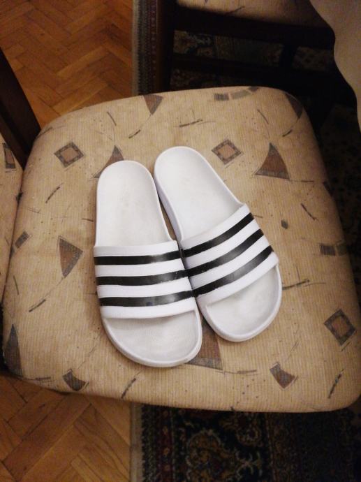 Adidas šlape