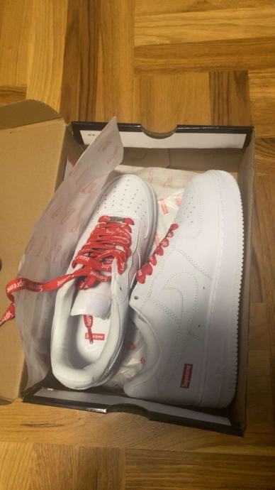 Nike Air Force 1 Low Supreme White