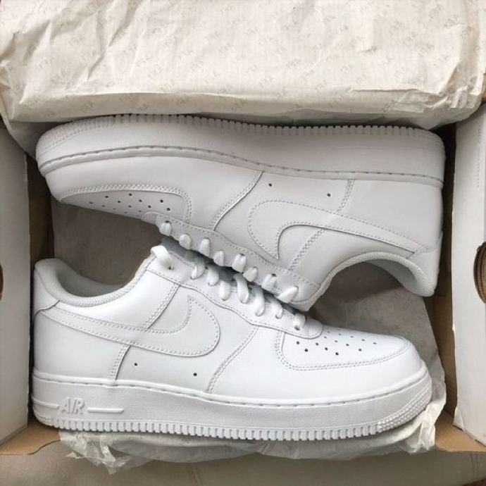 Nike AIR FORCE white