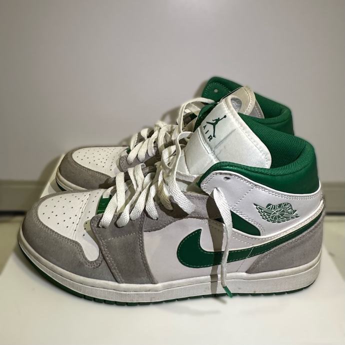 Nike Air Jordan 1 Retro Mid SE Smoke grey Pine green