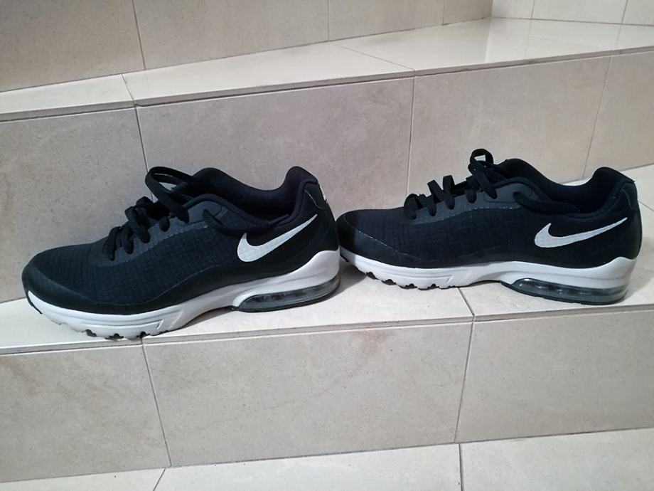 nike air max invigor 43