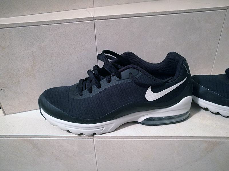 nike air max invigor 43