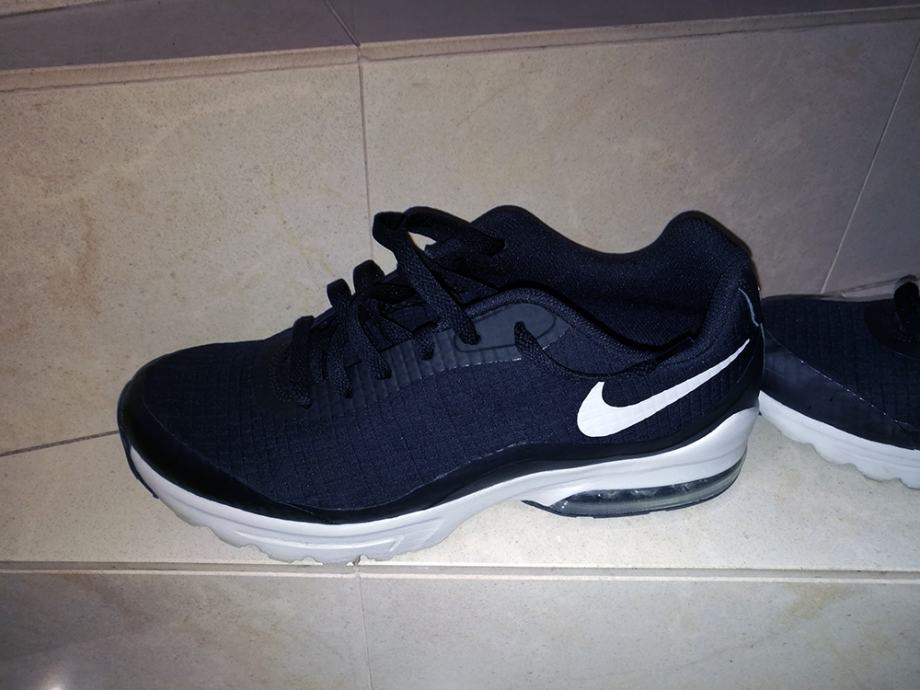 nike air max invigor 43