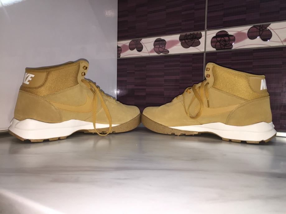 nike hoodland boots