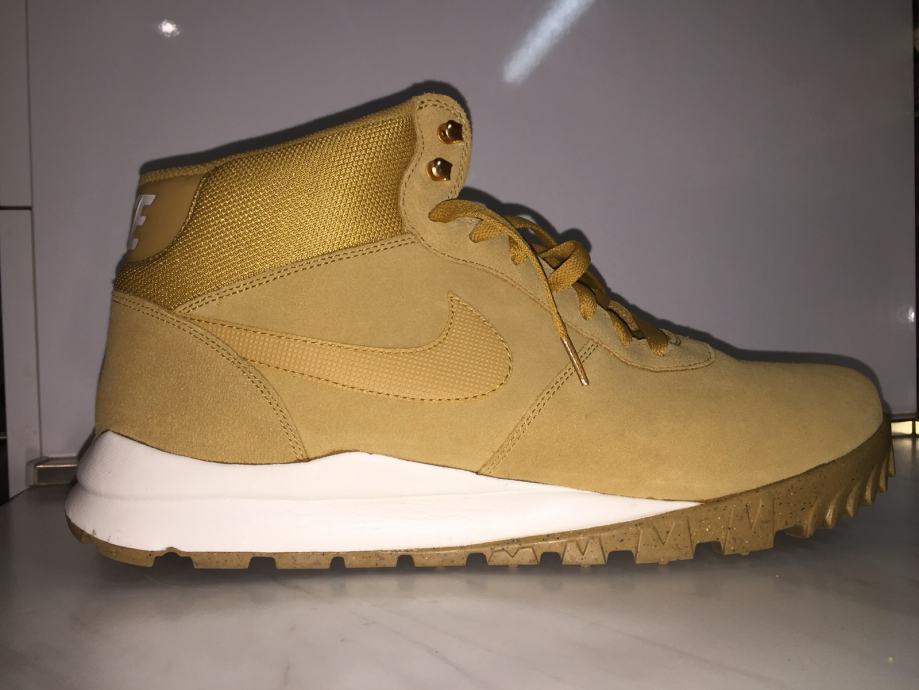 nike hoodland boots