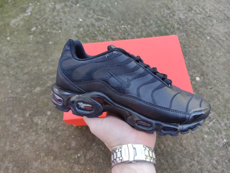 Nike TN Triple Black