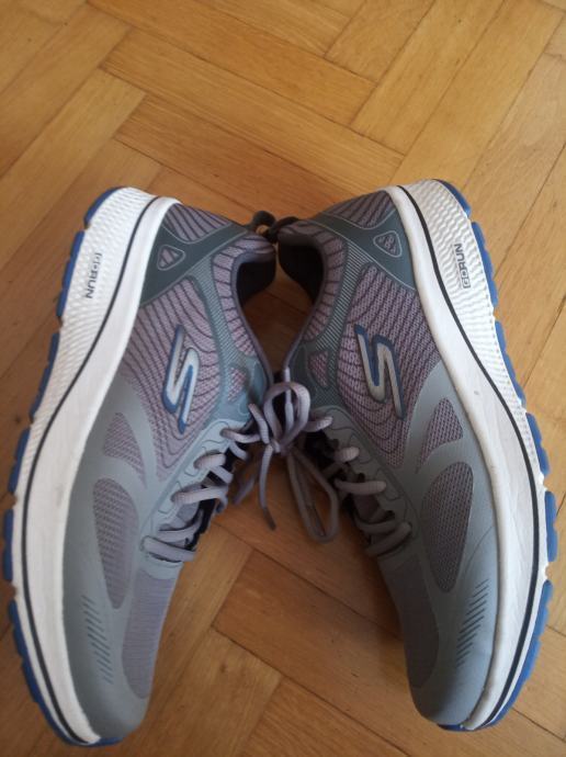 Skechers Go run,broj 44,odlično stanje