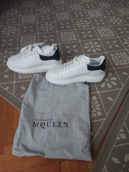 Tenesice Alexander McQueen